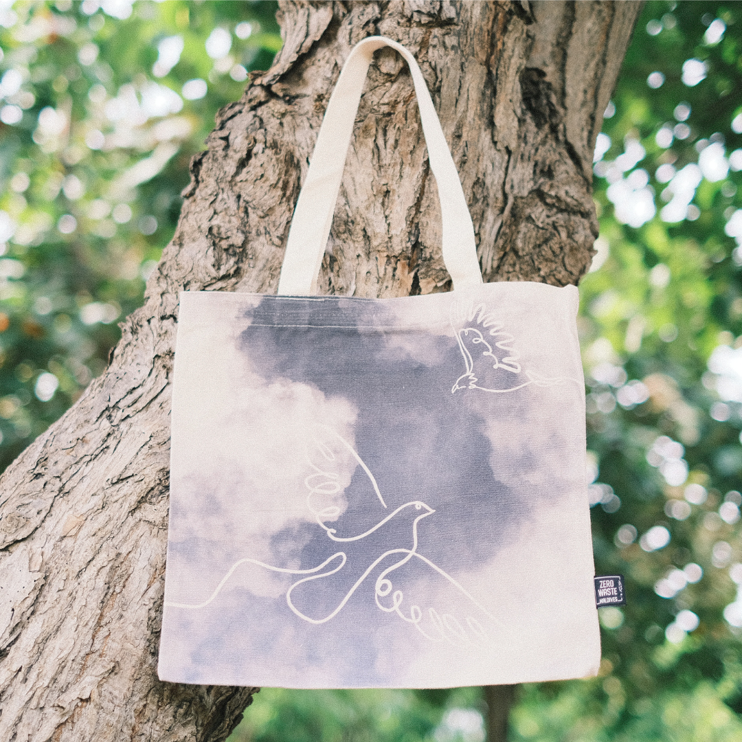 Nostalgia Tote Bag — Doves